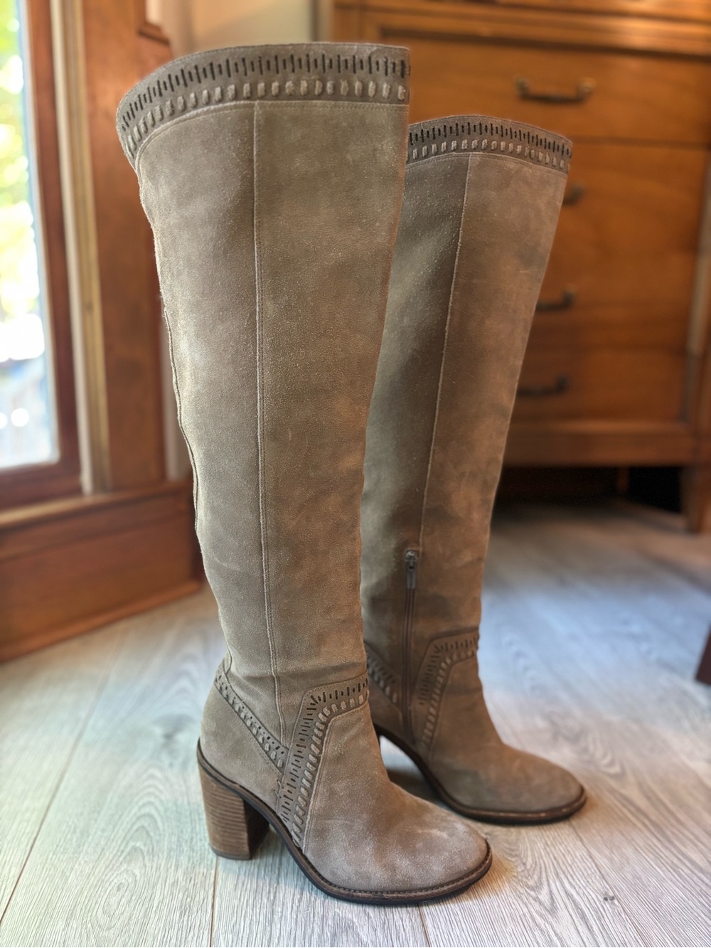 Vince Camuto Madolee Grey Suede Over The Knee Stacked Heel Boots Women 9.5